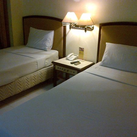 Hotel Ogh Doni Yogyakarta Bagian luar foto