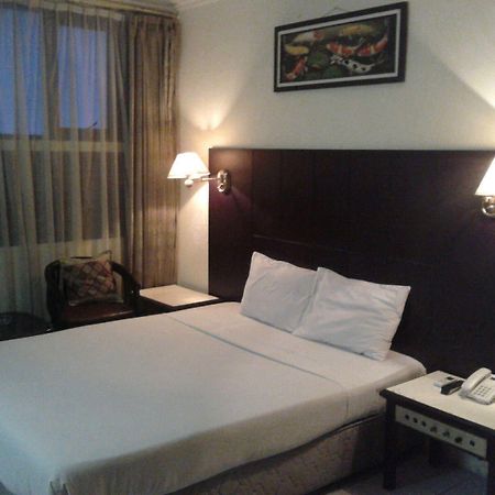 Hotel Ogh Doni Yogyakarta Bagian luar foto