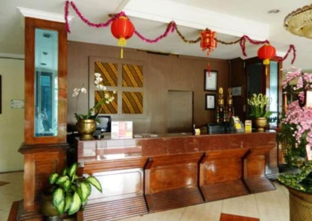 Hotel Ogh Doni Yogyakarta Bagian luar foto
